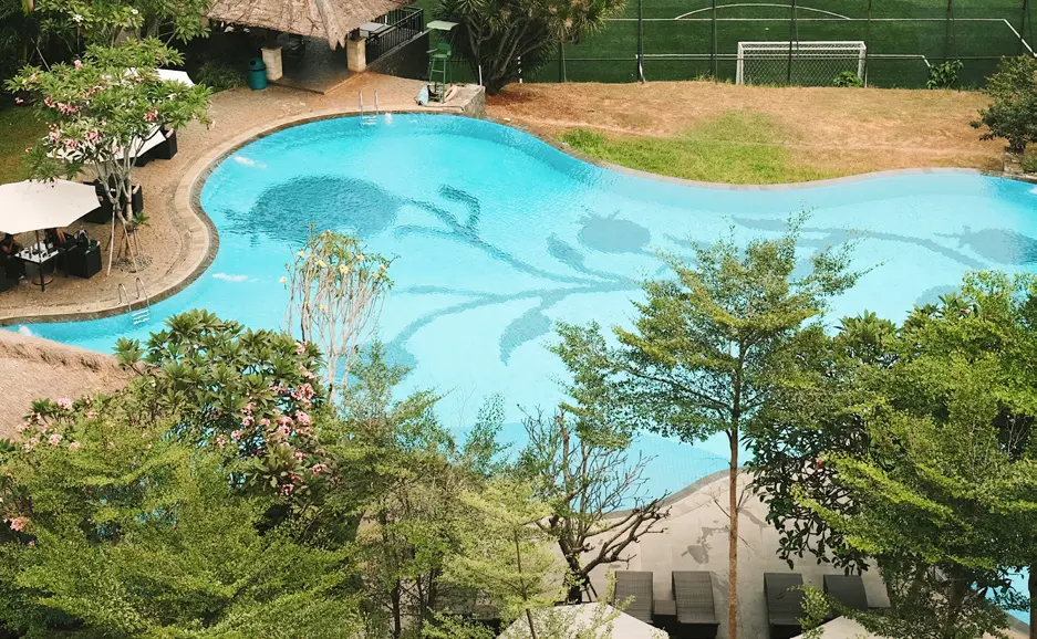 Kolam renang Serenia Club Mansion Lebak Bulus Jakarta Selatan